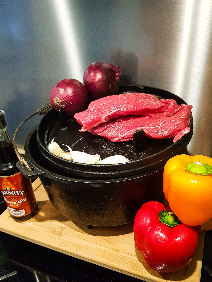 Hongaarse Goulash uit de Dutch Oven » BBQSidekick