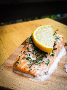 warm gerookte zalm van de plank